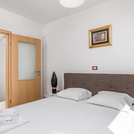 Rona Apartment Denis Umag Exteriör bild