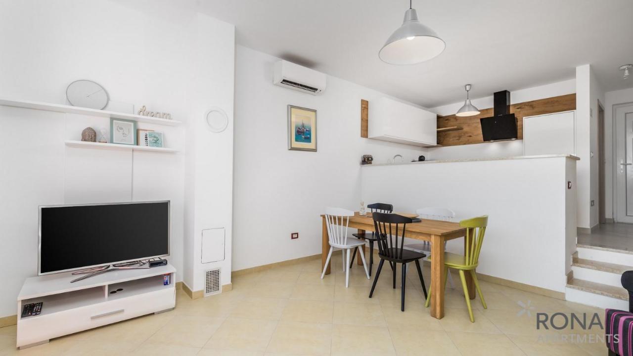 Rona Apartment Denis Umag Exteriör bild
