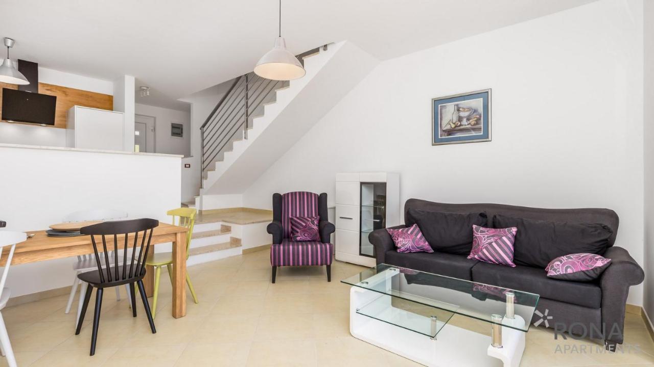Rona Apartment Denis Umag Exteriör bild