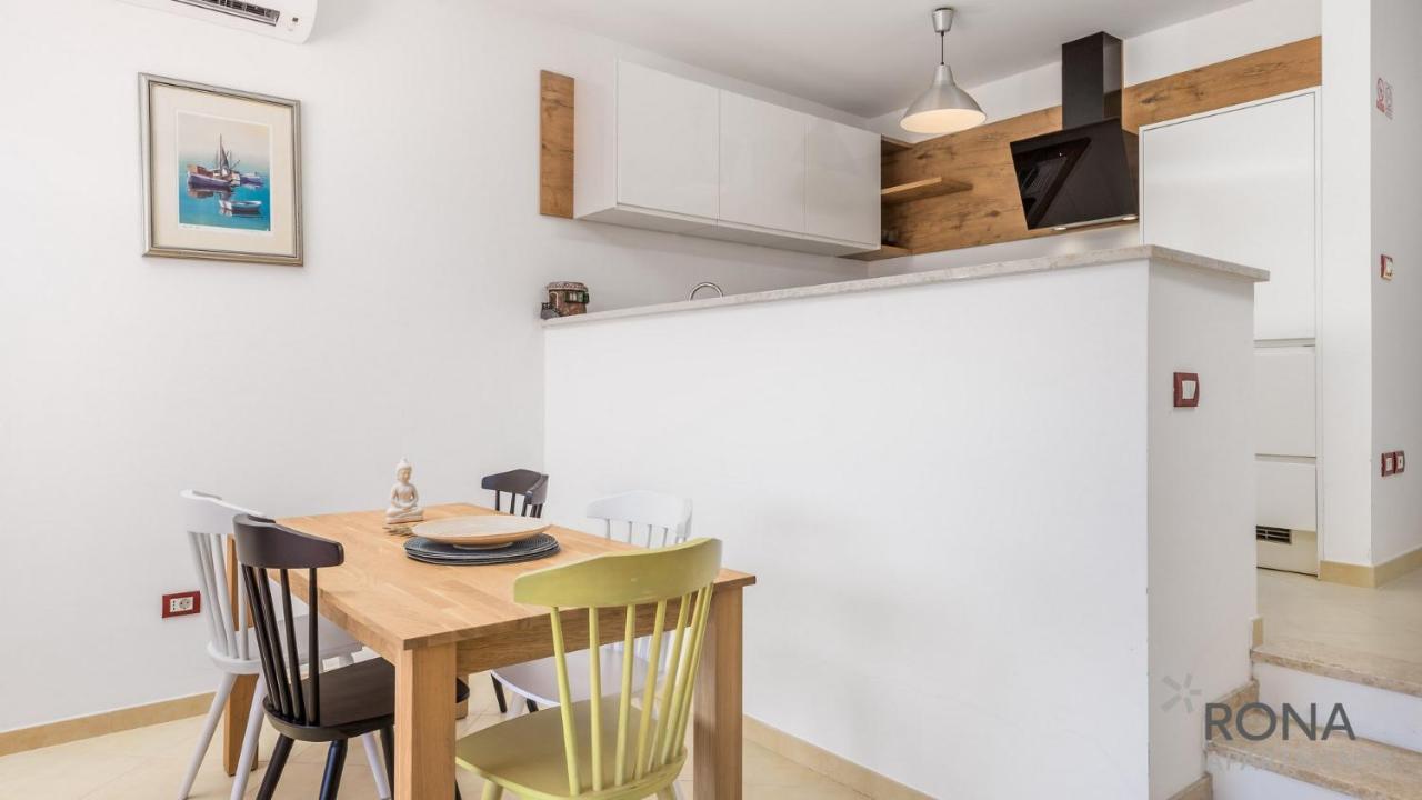 Rona Apartment Denis Umag Exteriör bild